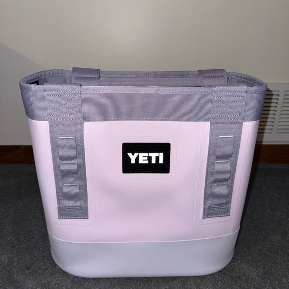 NWT Yeti Camino 20 - Cherry Blossom - Carryall Tote Camino - Picture 3 of 4